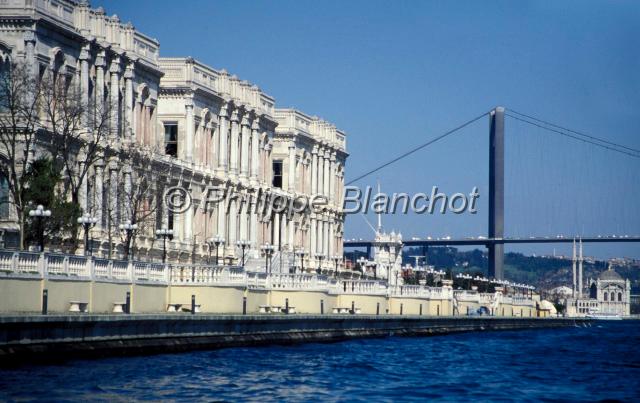 turquie istanbul 16.jpg - Palais et Pont du Bosphore, OrtakoyIstanbul, Turquie